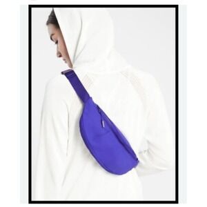Athleta Kinetic Waist Bag Fanny Pack Crossbody Merlin Blue Purple Adjustable Sz